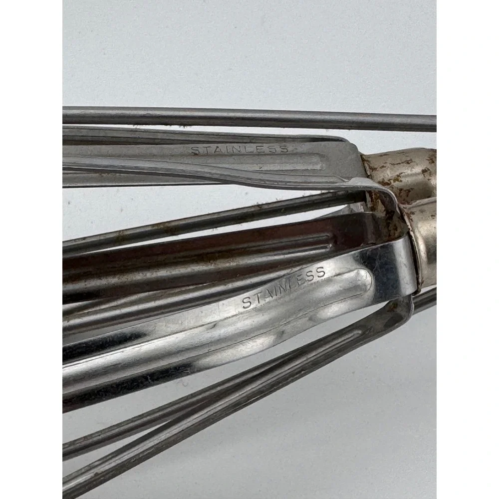 Vintage Turner & Seymour Hand Crank Egg Beater Whisk‎ Aqua Blue Handles